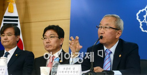 [포토]현오석 "어려운 경제상황, 4월 중 추경 추진"