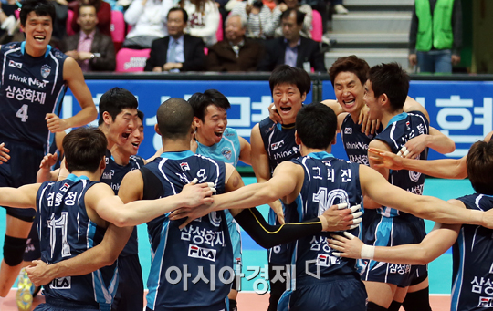 [포토] 삼성화재 '우리가 챔피언'