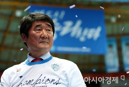 [포토] 신치용 감독 '또 우승이군'