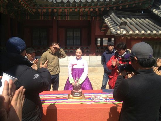 '장옥정' 김태희, 깜짝 생일파티 '훈훈'