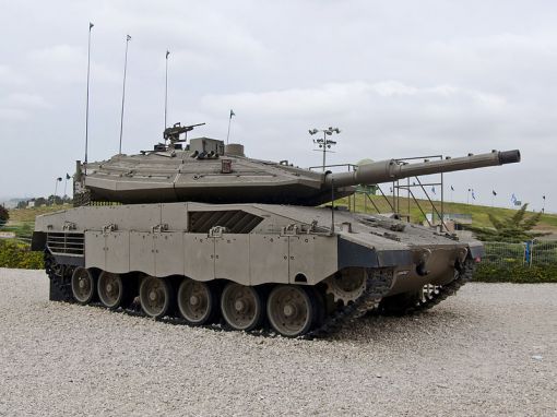 엘비트시스템스가 생산하는 유압장치와 화생방보호장치 등을 갖춘 이스라엘 주력 Mk4 전차