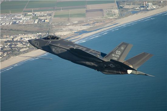 실전배치된 F-35... 굉음내며 파워이륙