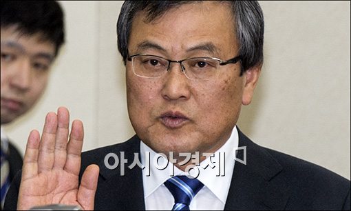 [포토]증인선서하는 최문기 미래부 장관 내정자