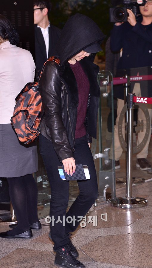 [포토]'블랙' 써니, 심플한 공항패션