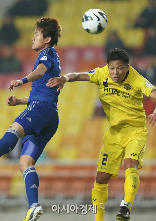 [포토] 홍철 '앗 짧다'