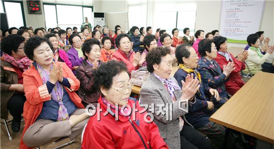 [포토]광주시 남구 노인대학 입학