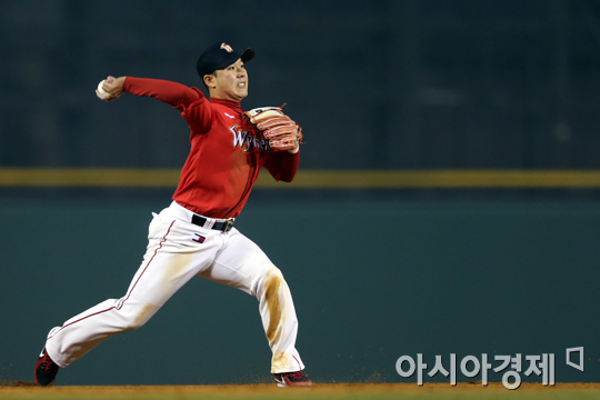 SK 박진만, 오른 십자인대 파열…최소 3개월 이탈