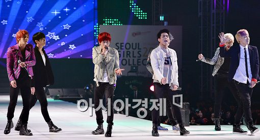 [포토]'제3회 서울걸즈컬렉션 S/S' 오프닝 여는 엔소닉