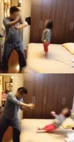 아빠와 딸의 흔한 장난 "장풍쏠테니 넘어져"