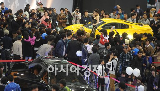 [포토]발디딜틈 없는 서울모터쇼 