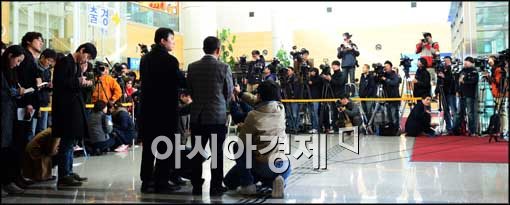 [포토]다시 개성공단 출경이 가능도록…