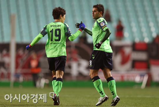 [포토] 만회골 에닝요 '이대로 역전까지 가는거야'