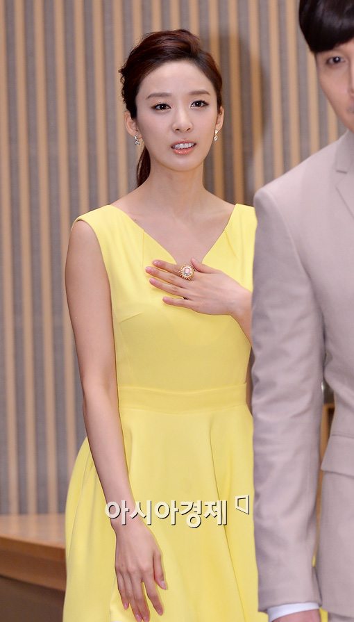 [포토]이청아, '열애인정' 후 첫 공식석상!