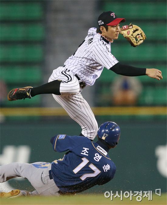 [포토] 오지환 '이미 늦었어'