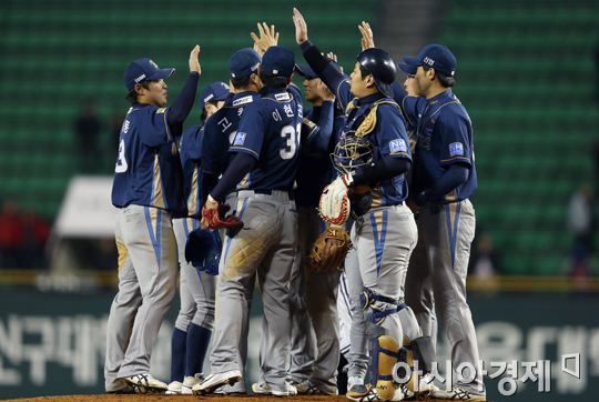[포토] NC 다이노스 첫승 기쁨