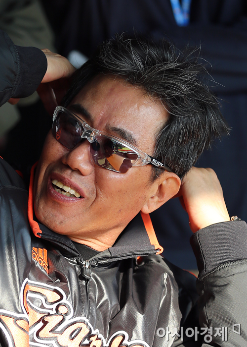[포토] 김시진 감독 '흰머리가 늘었죠'