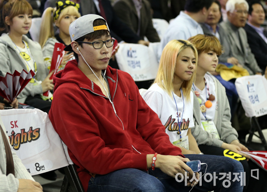 [포토] 챔피언결정전 찾은 오세근 '다음 시즌에는 반드시'