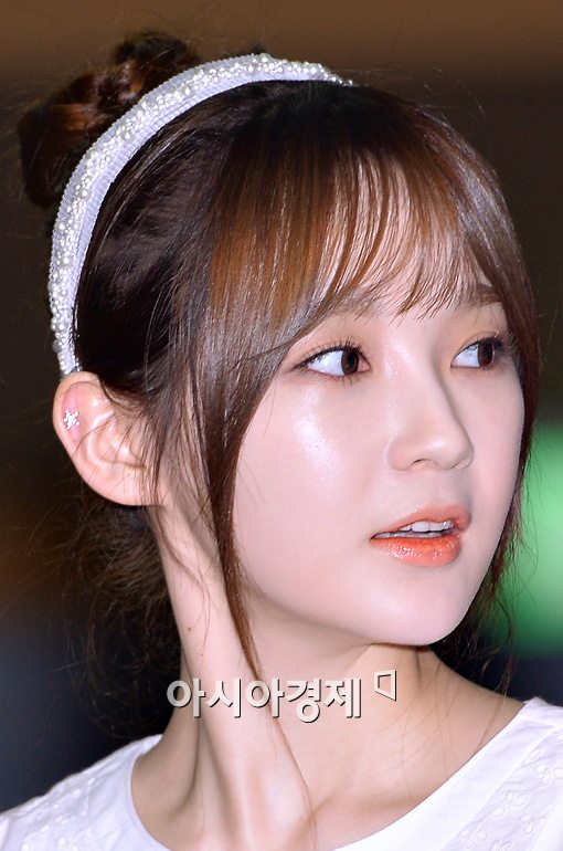 [포토]강민경, 눈부신 '백옥피부'