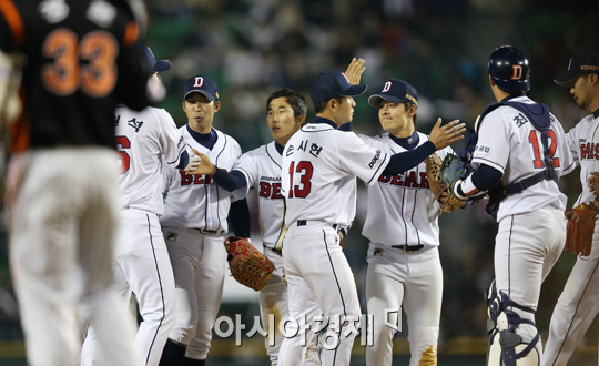 [포토] 두산 베어스 '롯데 상대로 7:2 승리'