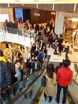 [르포]벚꽃놀이 심취에 지갑도 '활짝' 열렸다