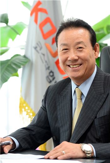 [아시아초대석] "中企 대통령이 코스닥 힘실어줬죠"