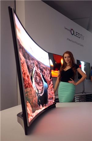 삼성, 차세대TV 반격…비밀병기는 '곡면형 OLED TV'