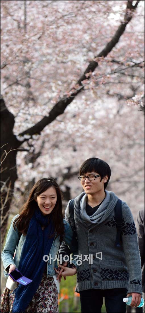 [포토]벚꽃 아래 웃음