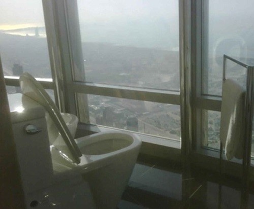 155층 투명 유리 화장실 "무서워 볼일 못볼듯"