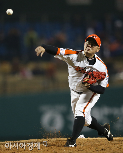 [포토] 송창식 '승리 지키기'