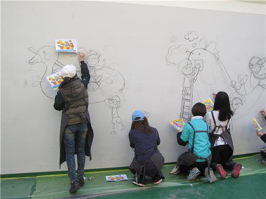광주 북구 예은어린이집, 벽에 예쁜 그림 그려 ‘눈길’