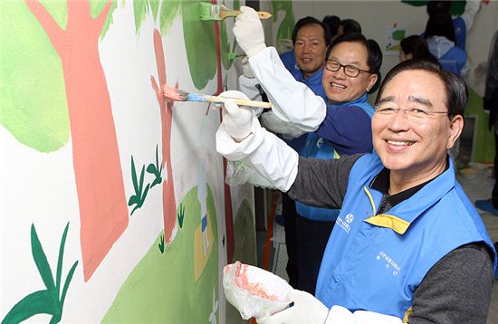 [포토]신한금융 "벽화로 꿈과 희망 나눠요"
