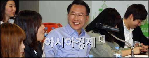[포토]미소 보이는 방하남 장관