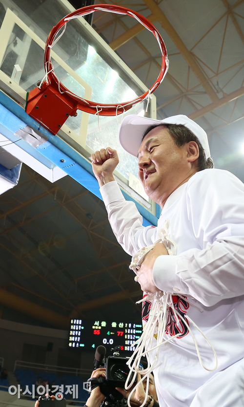 [포토] 유재학 감독 '그물은 제가 접수합니다'