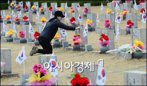 [포토]4.19혁명 하루 앞두고