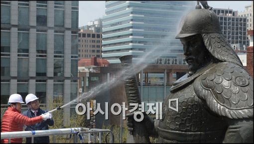 [포토]시원한 물세례