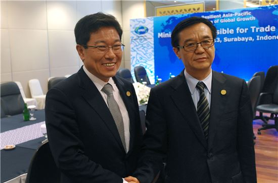 [포토]윤상직 장관, APEC통상장관회의서 韓中 양자회담