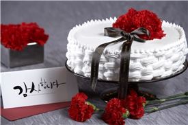 어버이날 선물 뭐하지? 호텔서 '공연+식사'를 한 번에..디너쇼 풍성