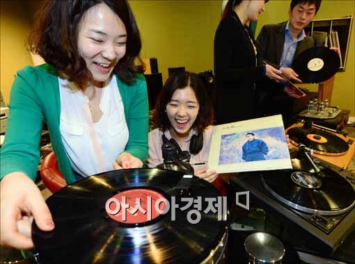 [포토]아이파크몰, 턴테이블과 함께