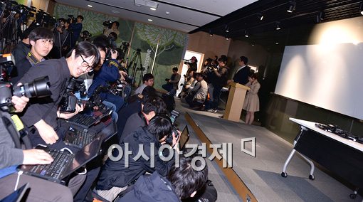 [포토]장윤정 결혼 기자회견에 몰린 취재진