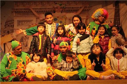 "아빠, 어린이날 호텔 가서 놀아주세요"