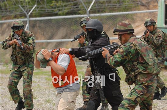 개성강한 귀신잡는 해병