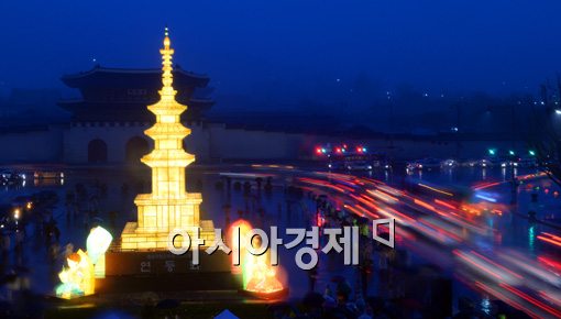 [포토]광화문광장 밝힌 석가탑등 