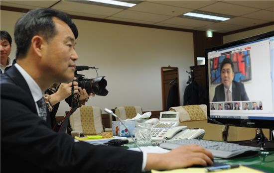 '김영민의 행쇼' 생방송 장면 