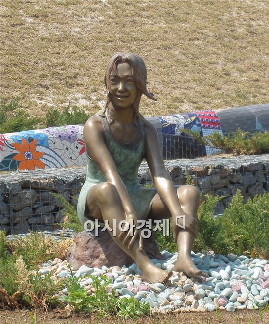 정원박람회장 내 꾸물꾸물 ‘갯지렁이 다니는 길’ 인기