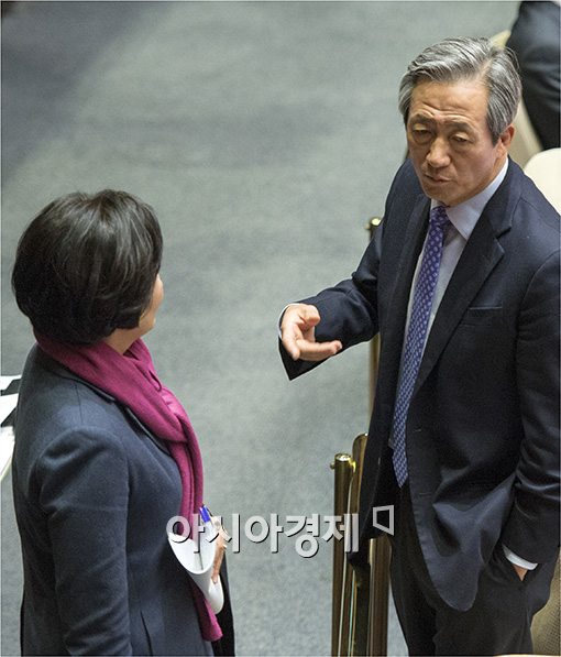 [포토]본회의장에서 만난 정몽준·박영선