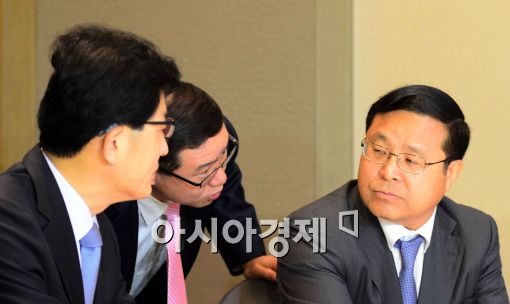[포토]대화 중인 경제5단체 부회장단