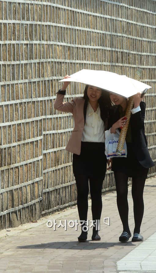 [포토]비를 피하는 다양한 방법 