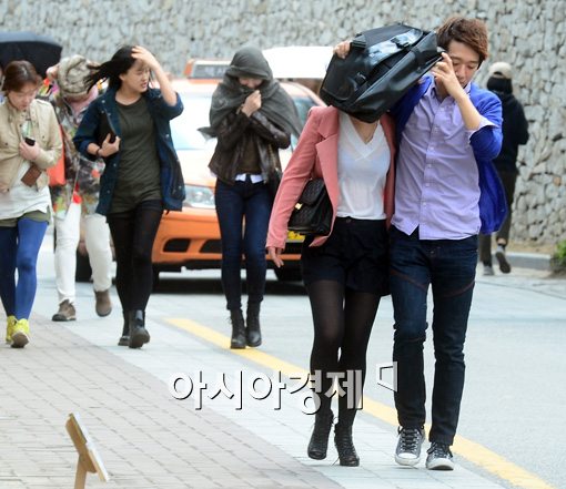 [포토]있는 자와 없는 자 