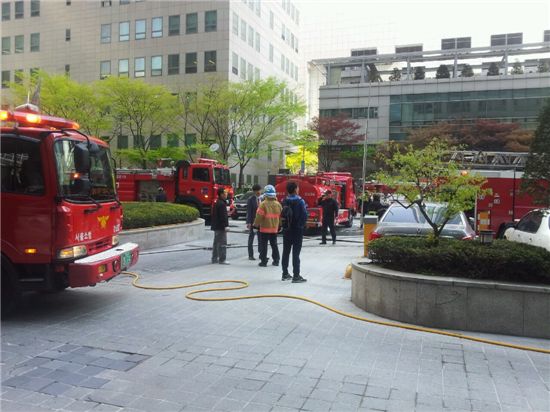 도곡동 타워팰리스 인근 건물서 폭발사고(상보)