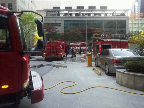 도곡동 타워팰리스 인근 건물서 폭발사고(상보)